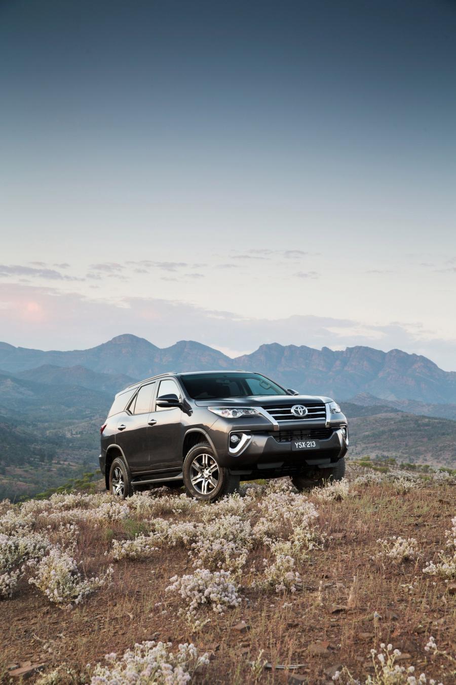  Toyota Fortuner GXL (AN160) 2015 года  (AU) (фото 11 из 14)